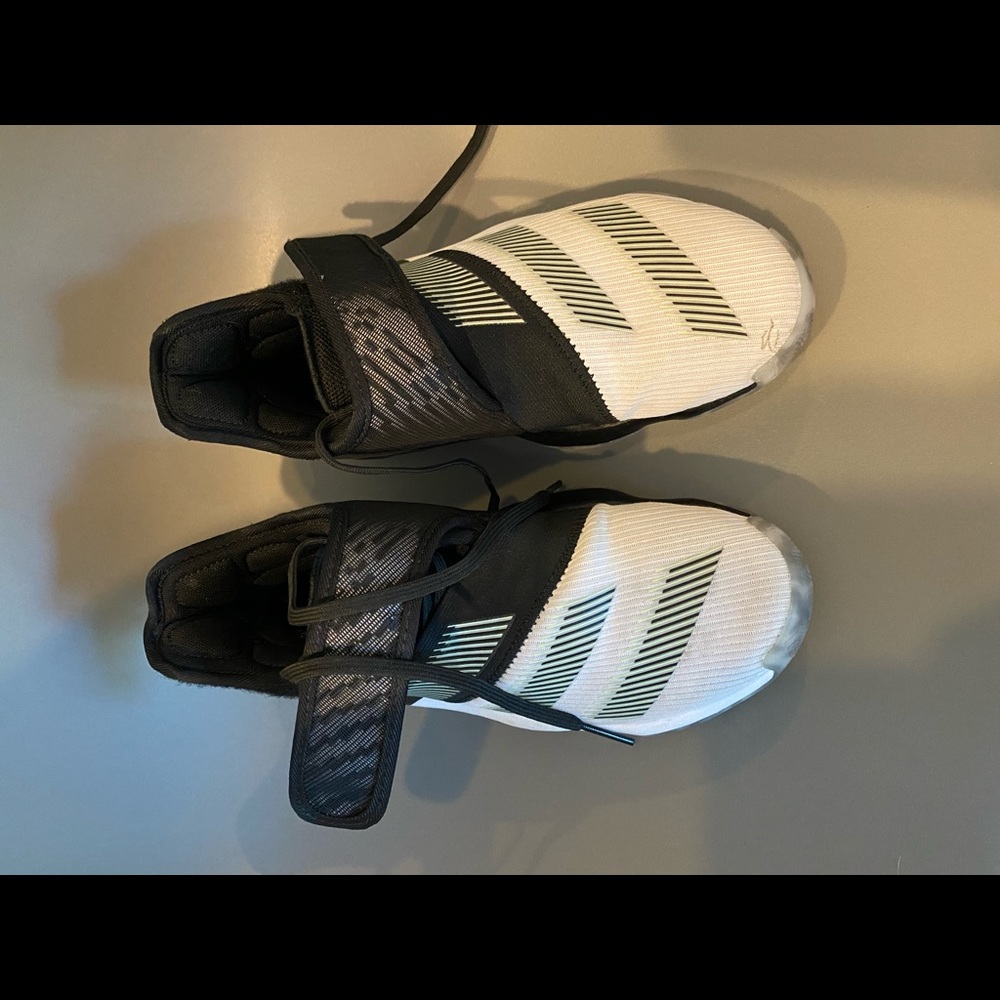 James Harden Adidas BE3 size 3.5